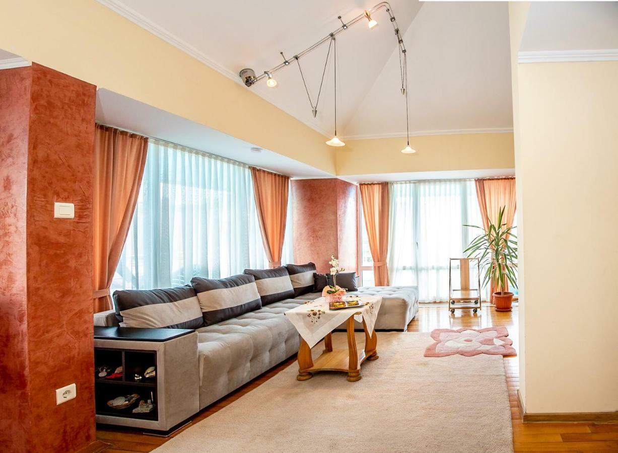 בורגאס Spacious & Sunny Maisonette With Terrace Near Centre By Flаt Manаger מראה חיצוני תמונה