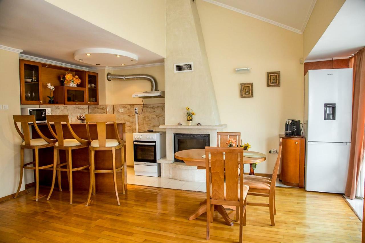 בורגאס Spacious & Sunny Maisonette With Terrace Near Centre By Flаt Manаger מראה חיצוני תמונה